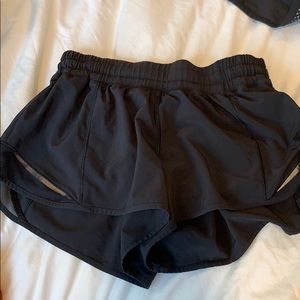 Lululemon hotty hot short 2.5”
